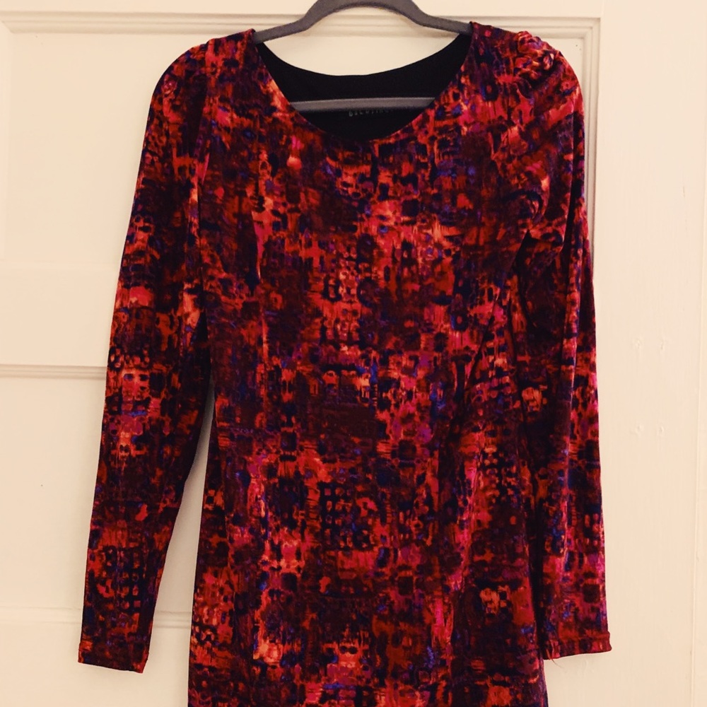 Printed, semi-fitted dress